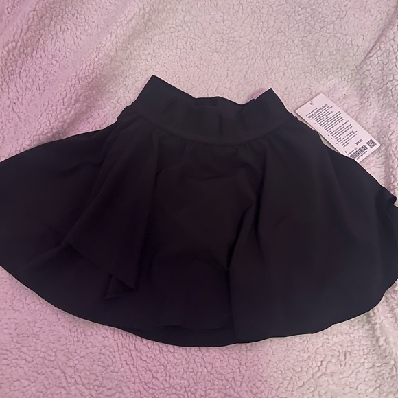 Lululemon Court Rival HR Skirt
BRAND NEW *NEVER WORN
Size 6 - Picture 3 of 5